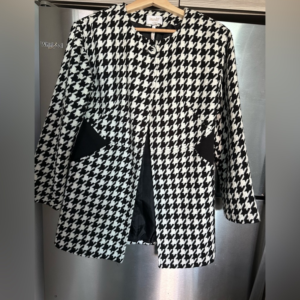 Laundry black and white light weight car length coat